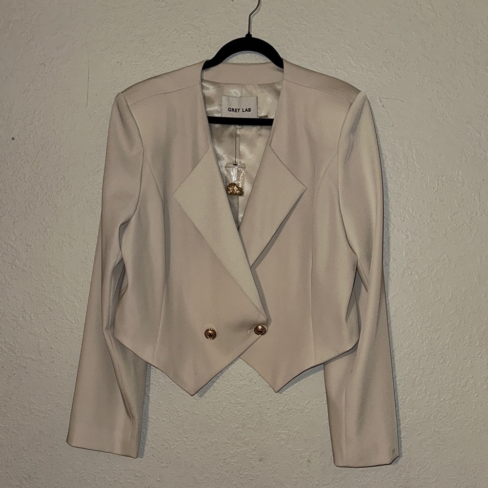 GREY LAB Women's Elegant Cream Blazer - Picture 2 of 6